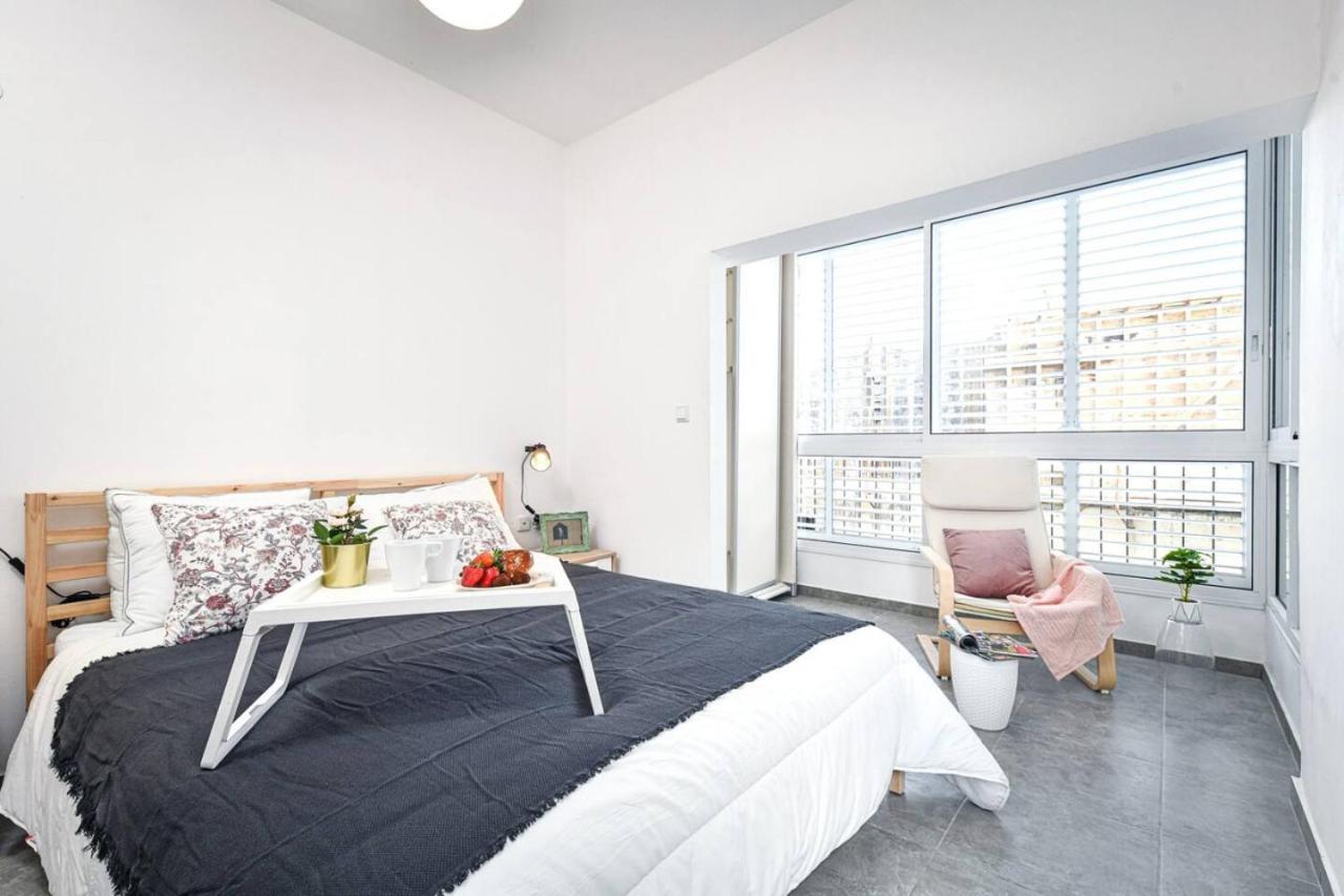 Apartment Heart Of Spacious By Sea N' Rent Tel Aviv